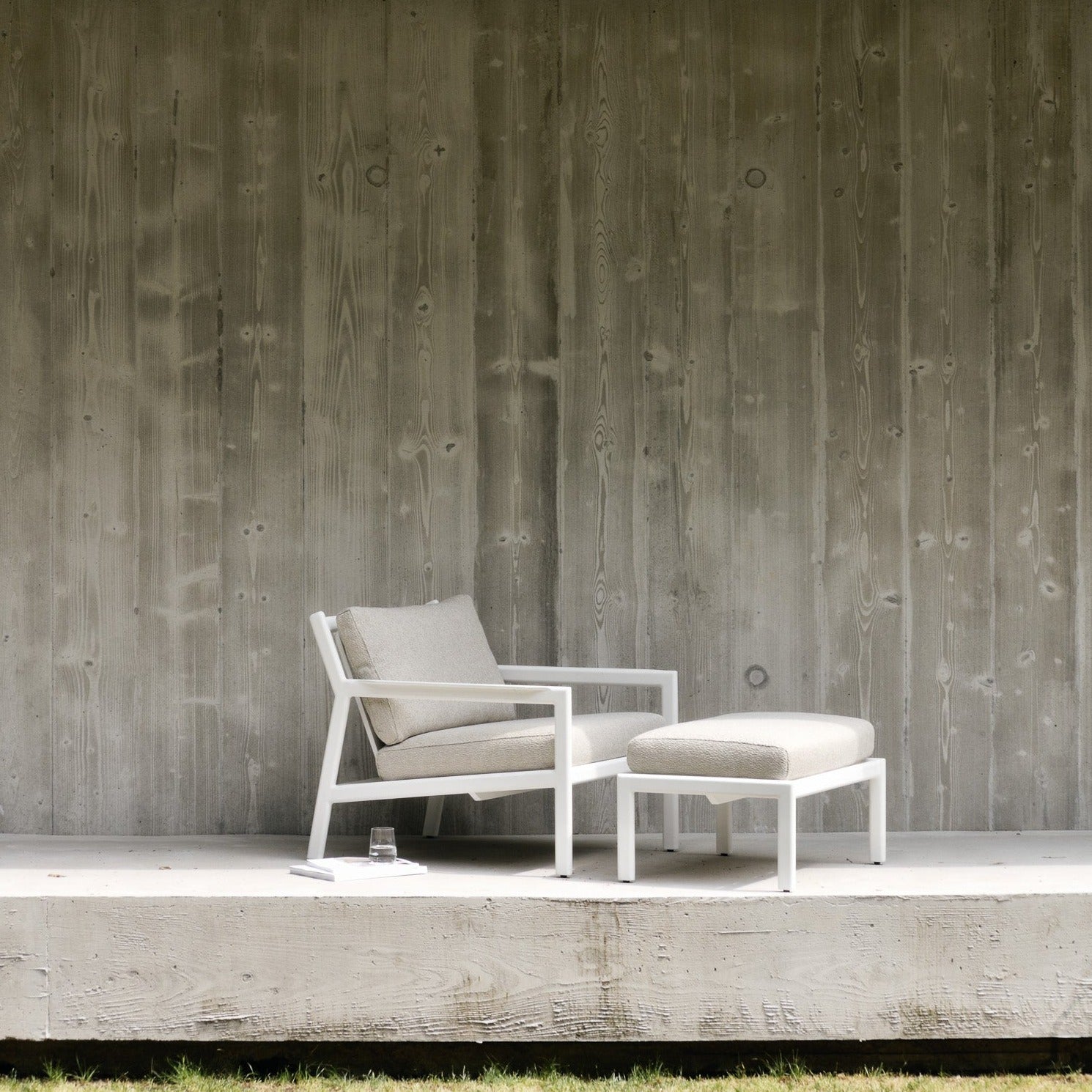 Jack outdoor footstool - aluminium - white - Off White fabric