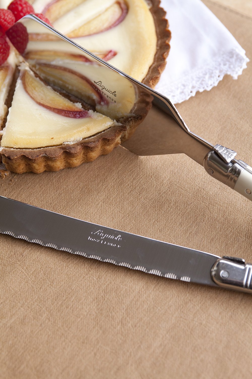 Laguiole Cake Serving Set, Ivory in Wooden box