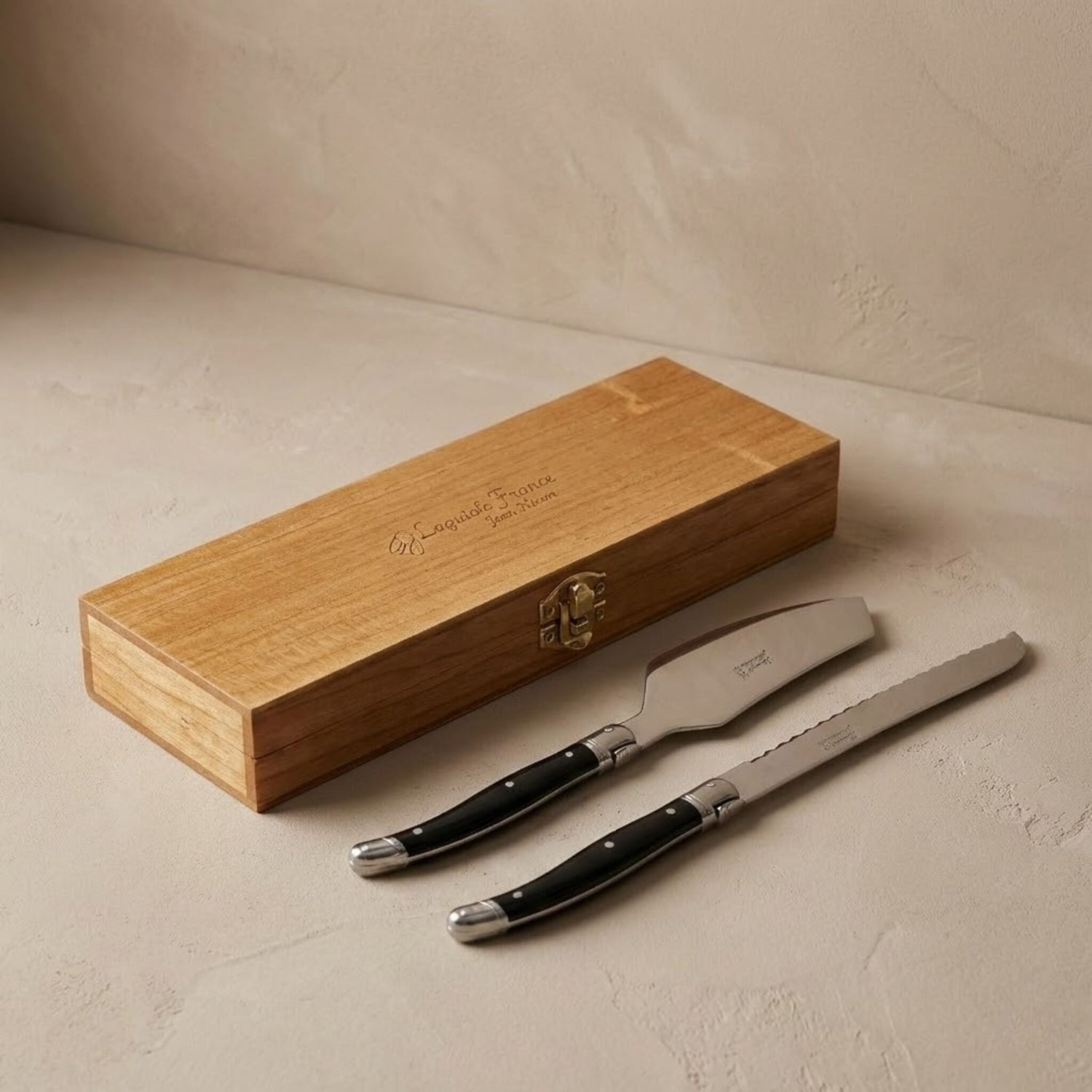 Laguiole Cake Serving Set, Black in Wooden Box