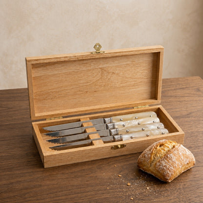 La Fourmi 4 Piece Pearlescent Steak Knife Set in Wood Presentation box