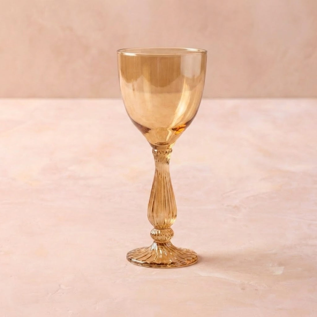 Nalia Wine Glass, Amranth