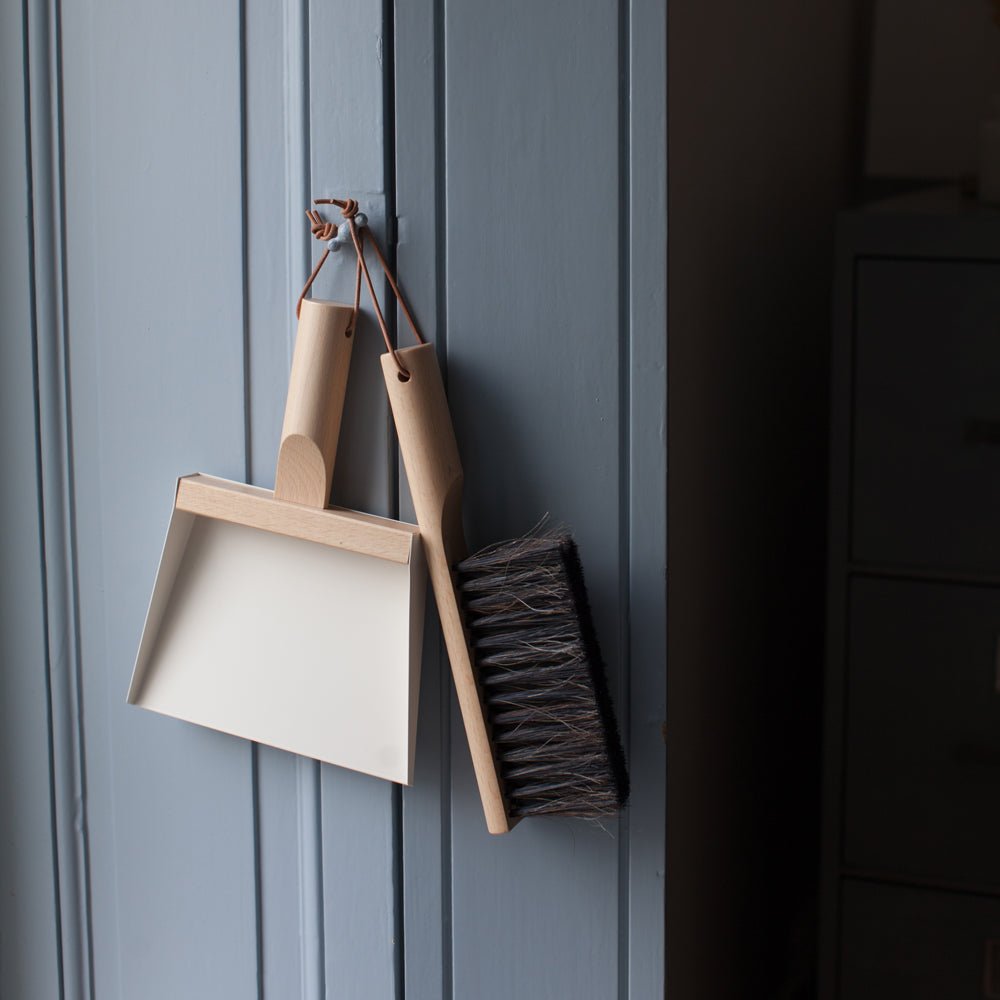 Andrée Jardin Mr. and Mrs. Clynk Cream Dustpan &amp; Brush "Coffret" Gift Set Andrée Jardin andree-jardin-mr-and-mrs-clynk-cream-dustpan-brush-coffret-gift-set - French Dry Goods