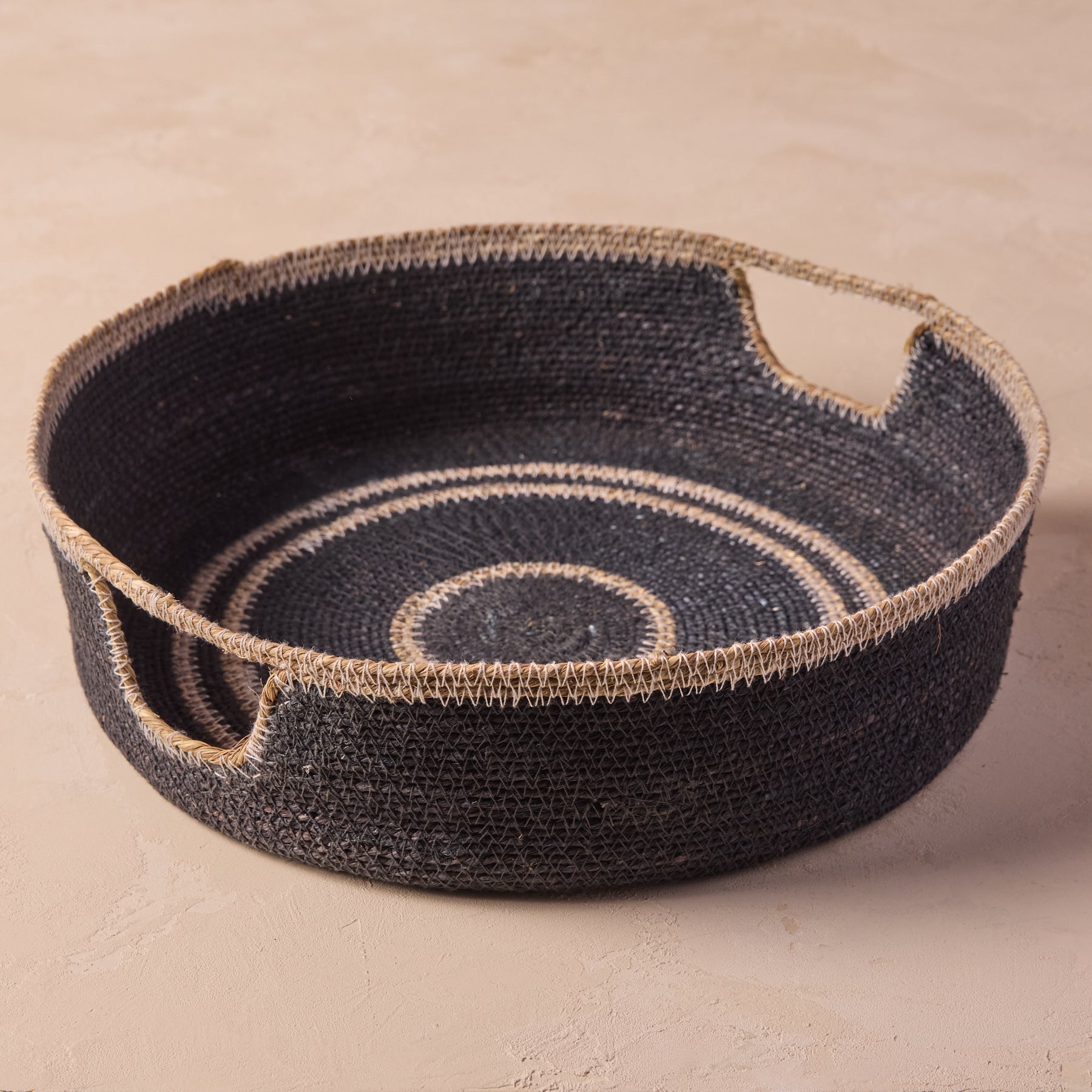 Hydra Woven Seagrass Tray, Navy