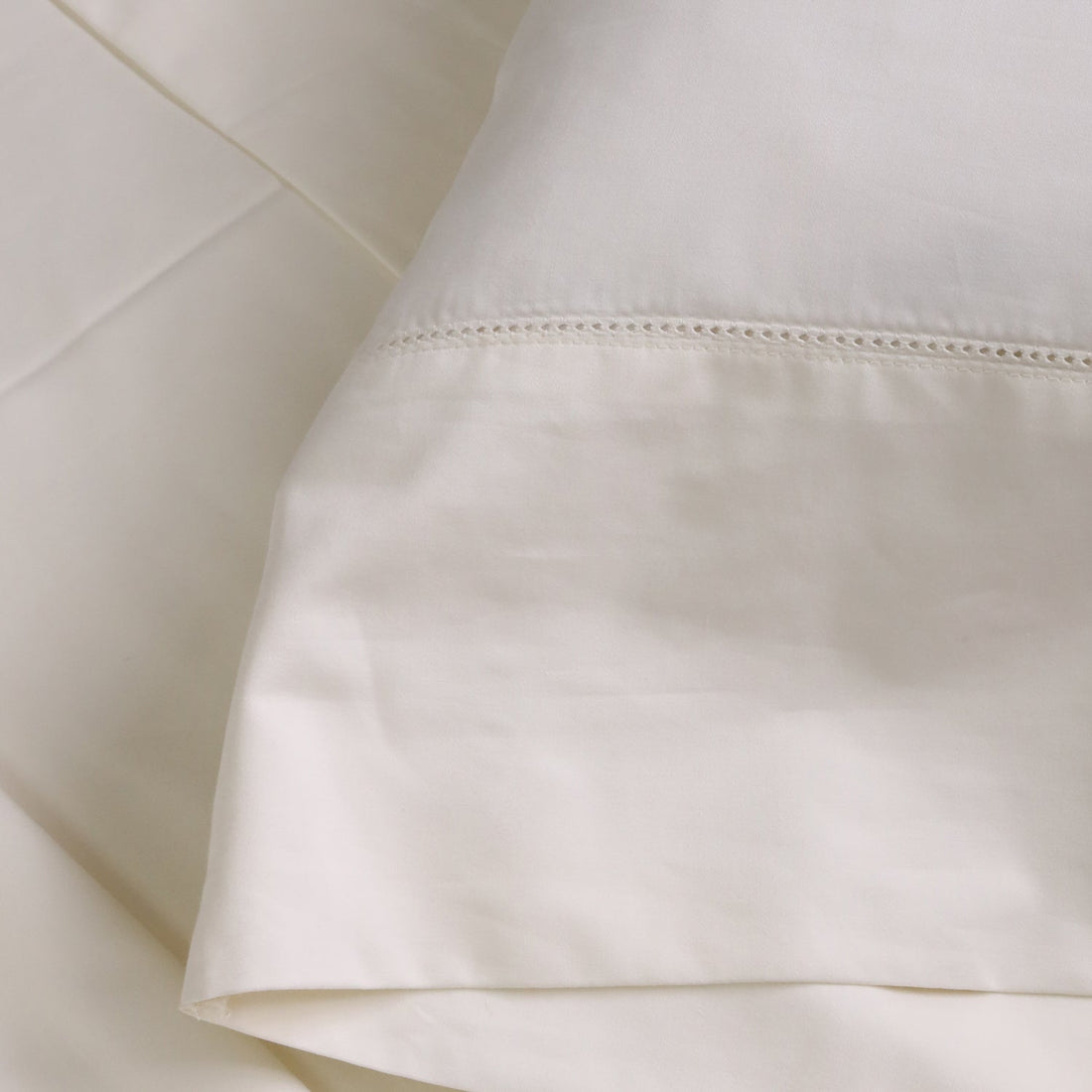 Classico Hemstitch Cotton Sateen King Pillow Case Set, Ivory