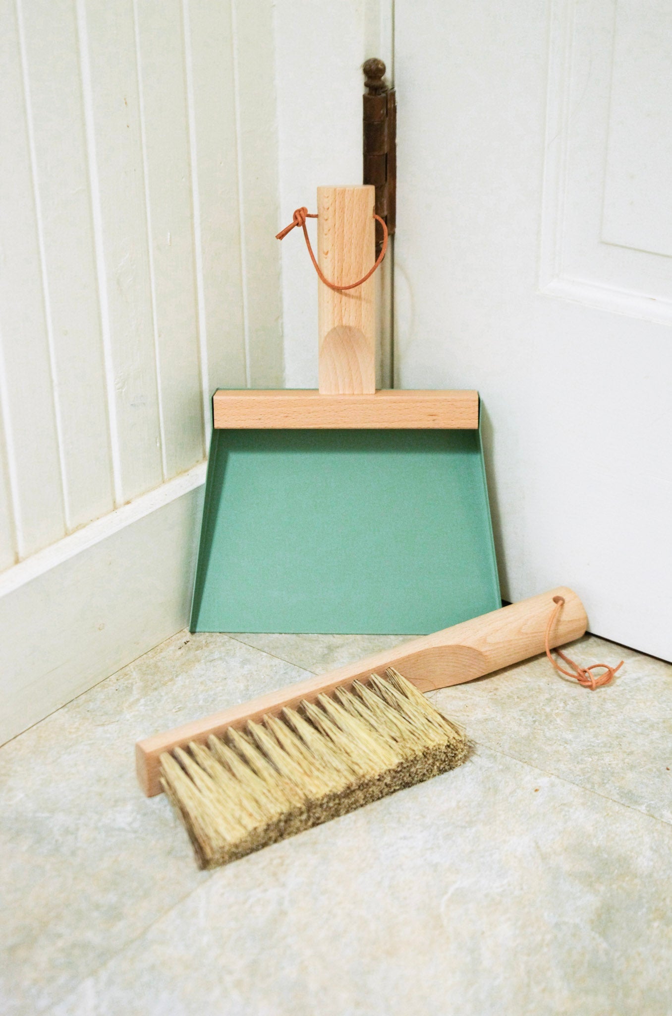 Andrée Jardin Mr. and Mrs. Clynk Sage Dustpan &amp; Natural Brush "Coffret" Gift Set with Wall Hooks