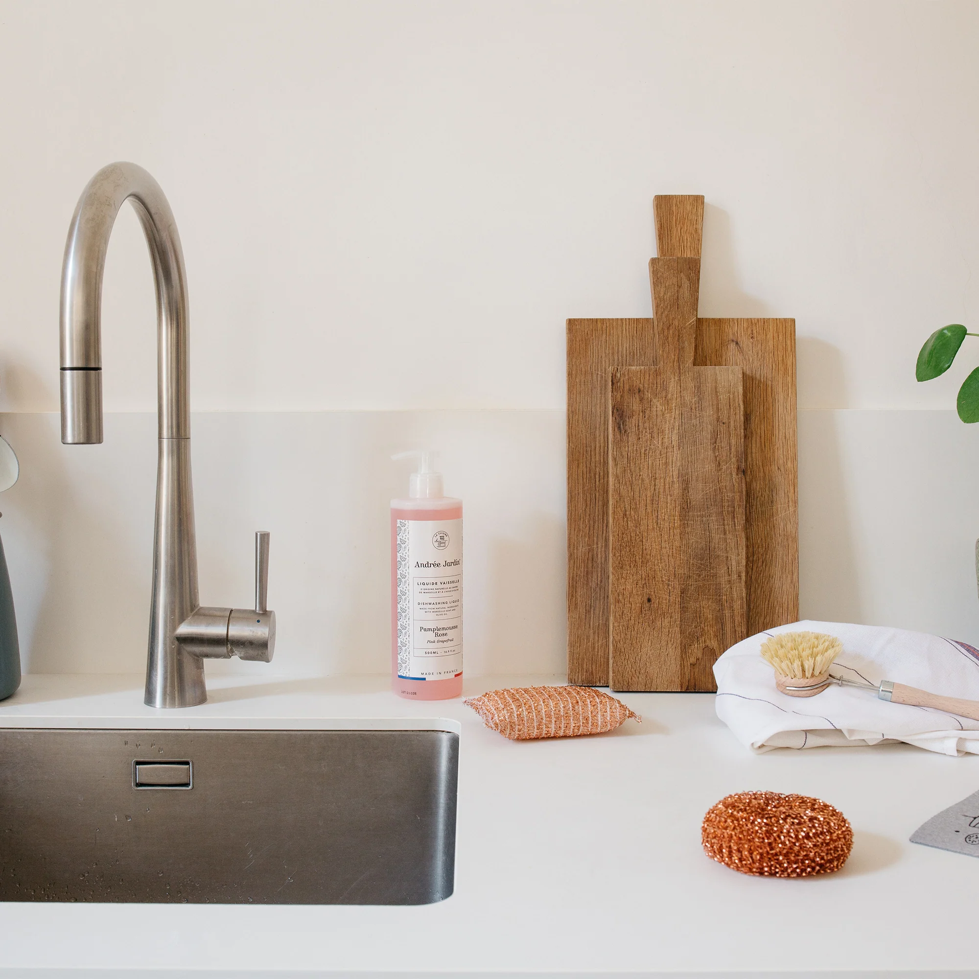 Andrée Jardin Liquid Dish Soap Refill 5L Soap Andrée Jardin Andrée Jardin Back in stock Brand_Andrée Jardin Home_Household Cleaning Kitchen_Accessories La Cuisine liquide-vaisselle-pamplemousse-rose_2000x2000andreejardindishwashingliquidsoapgrapefruit_bee4af17-0c1c-49f2-a149-0d5fa64d0618