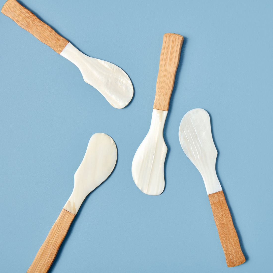 Shell &amp; Bamboo Spreaders, Set of 4