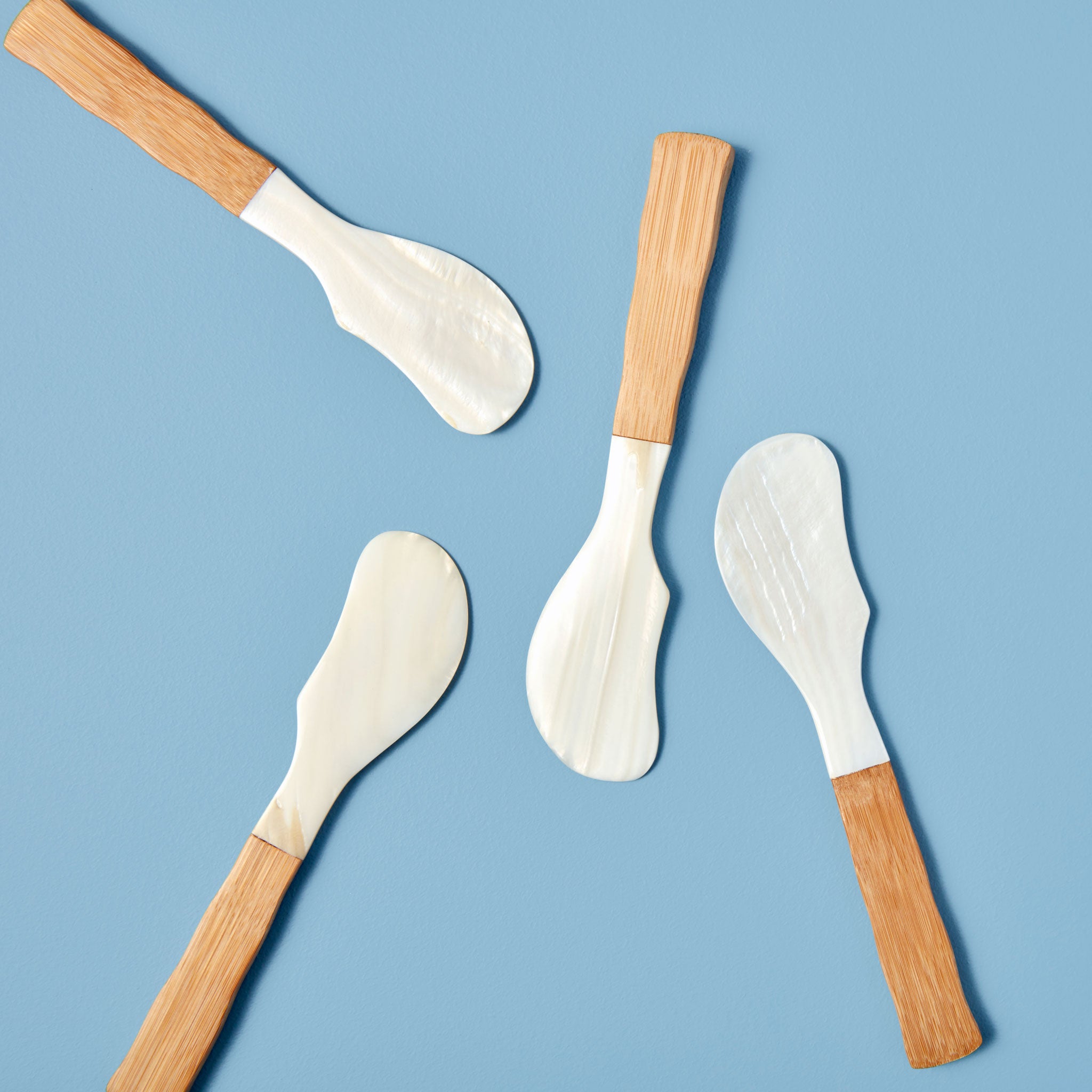Shell &amp; Bamboo Spreaders, Set of 4