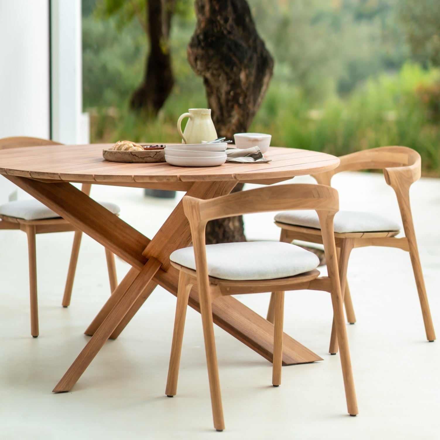 Circle Solid Teak Outdoor Dining Table, 54&quot;