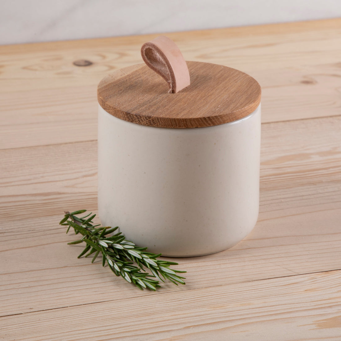 Pacifica Canister with Oak Wood Lid, Vanilla, Small