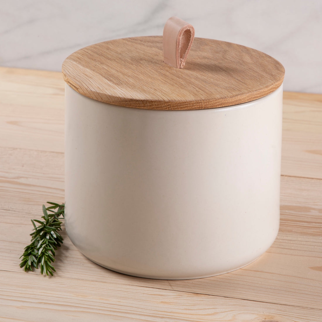 Pacifica Canister with Oak Wood Lid, Vanilla, Large
