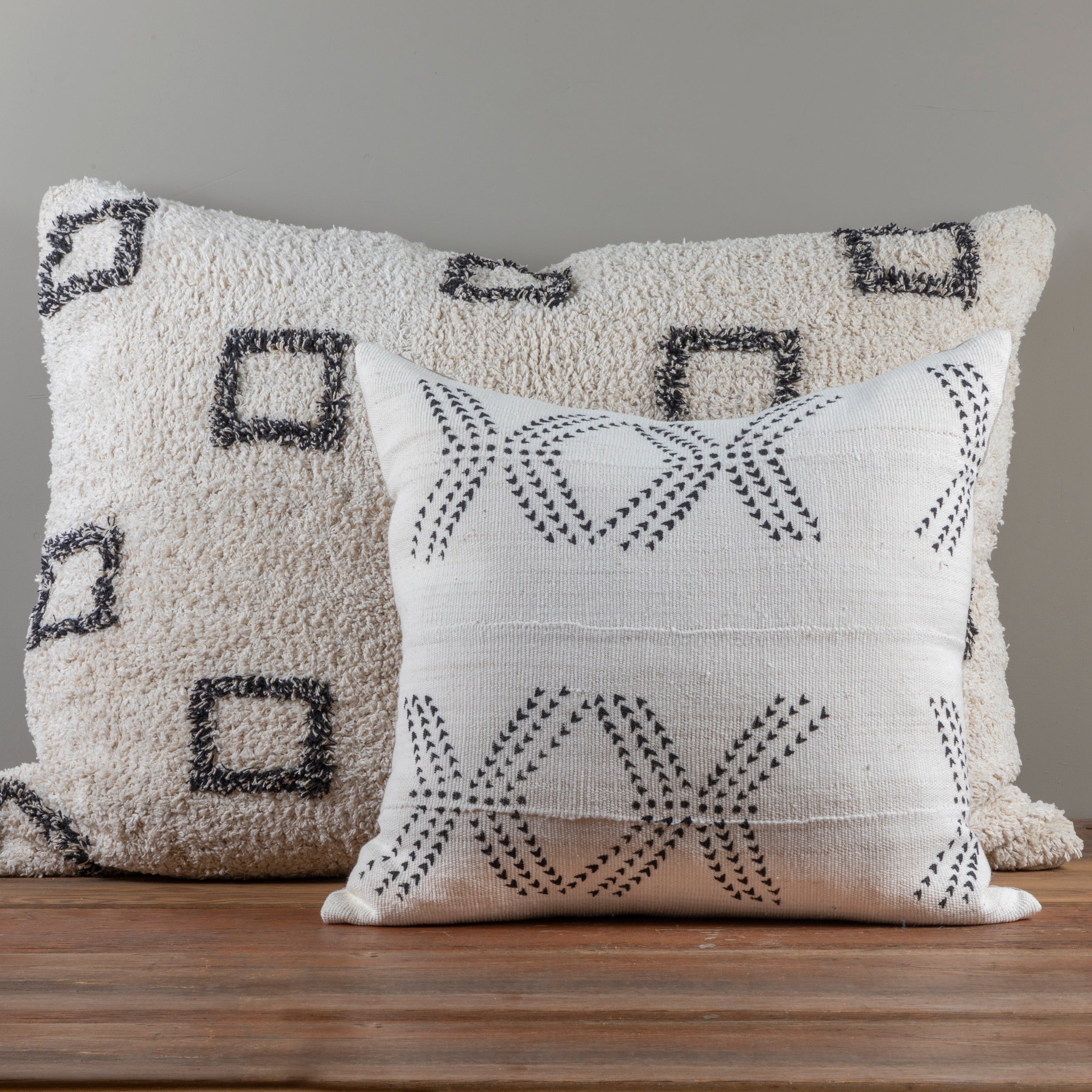 Big white outlet decorative pillows