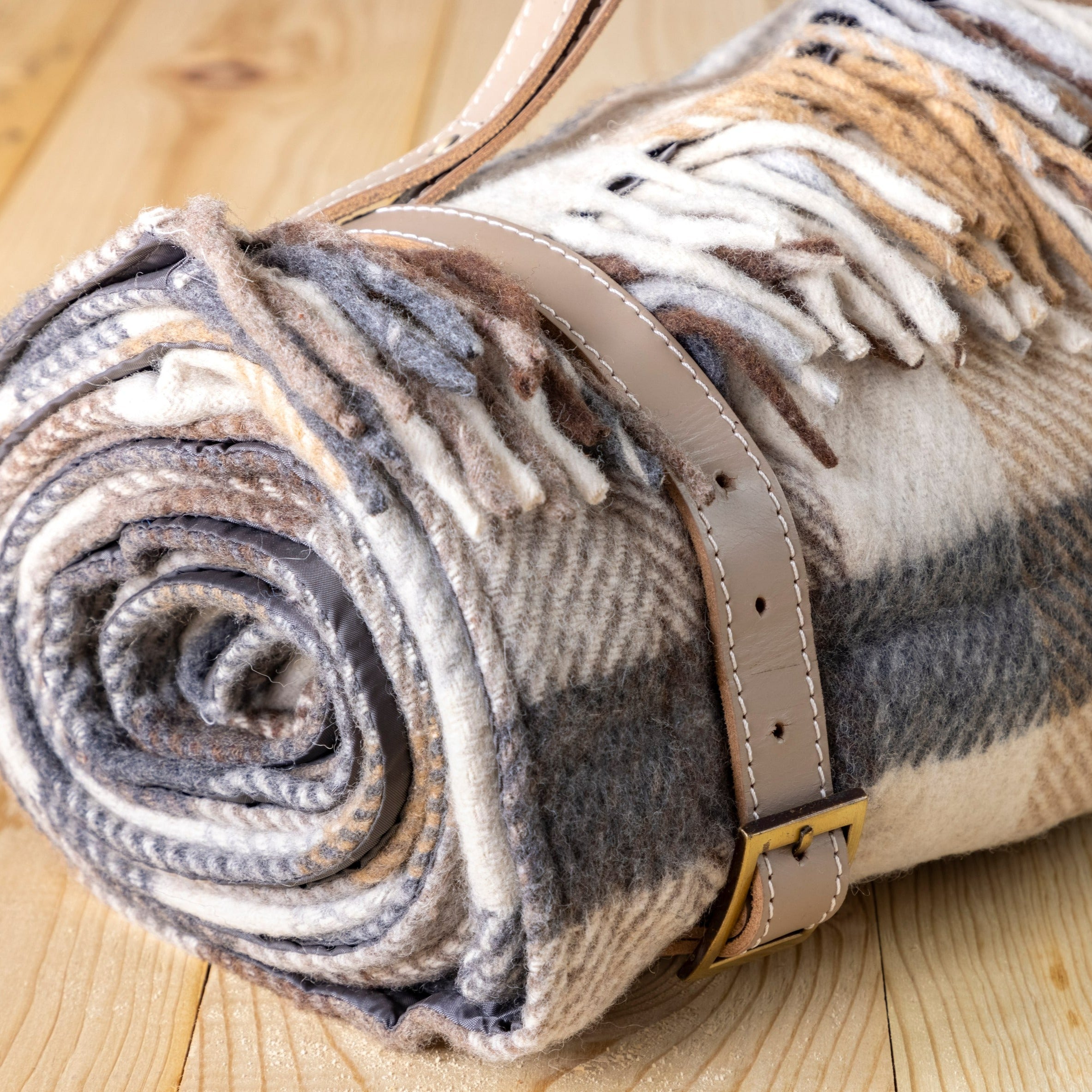 Recycled Wool Waterproof Picnic Blanket in Neutral Herringbone