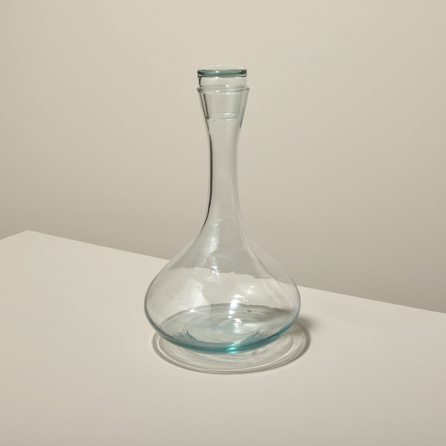 https://behome.com/cdn/shop/products/Be-Home_Recycled-Glass-Decanter-with-Lid_46-07.jpg?v=1675212253&width=1500