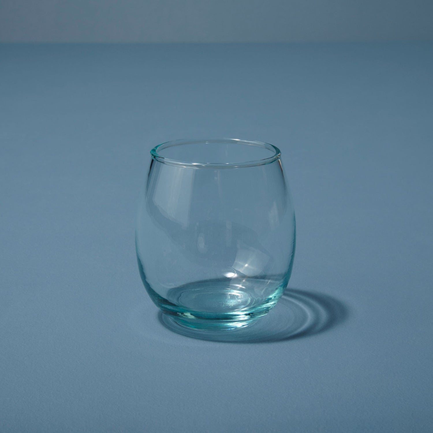 https://behome.com/cdn/shop/products/Be-Home_Recycled-Glass-Stemless-Balloon_46-37_2.jpg?v=1684825021&width=1500