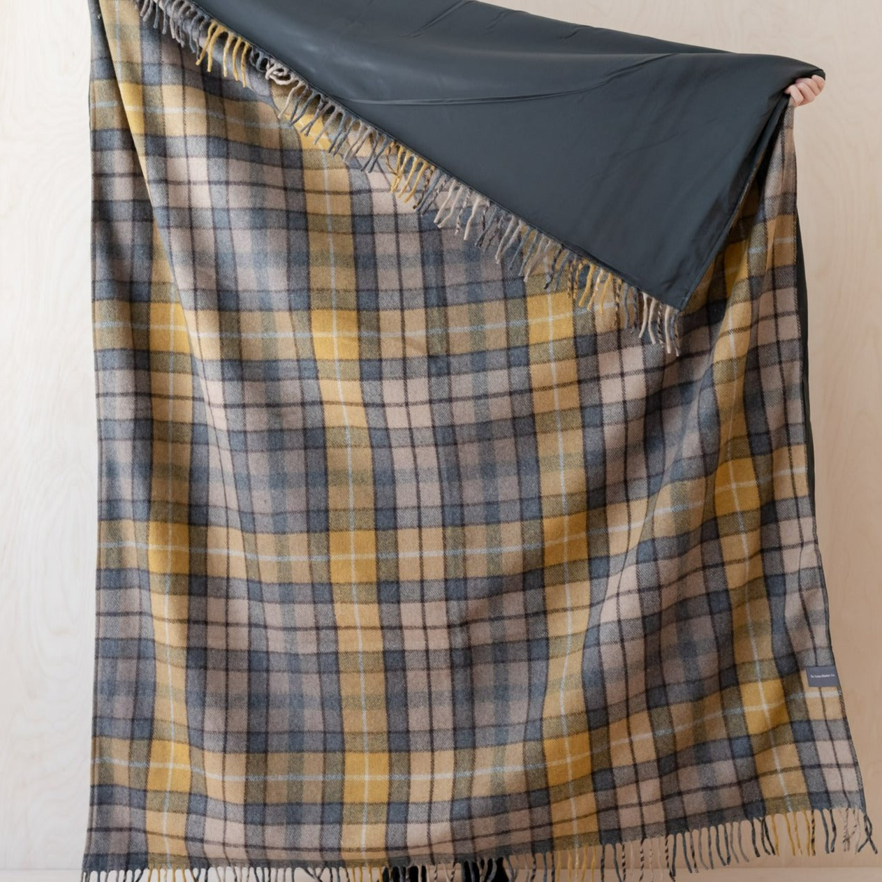 WATERPROOF Backed Wool Picnic Rug / Blanket in Classic Country Plaid Check  with Webbing Carry Strap