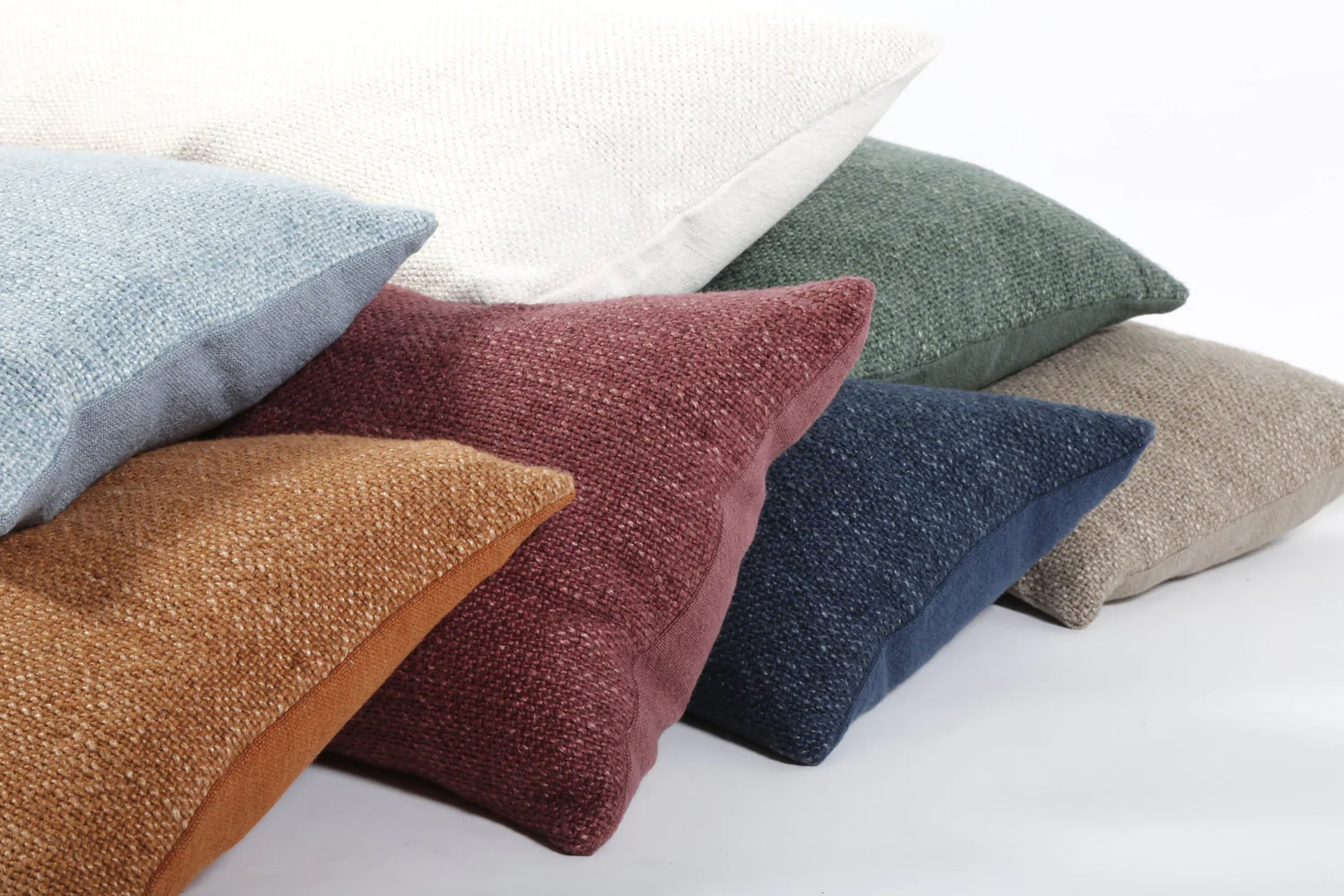 Hendrick Pillow Color Charcoal Size 14x40