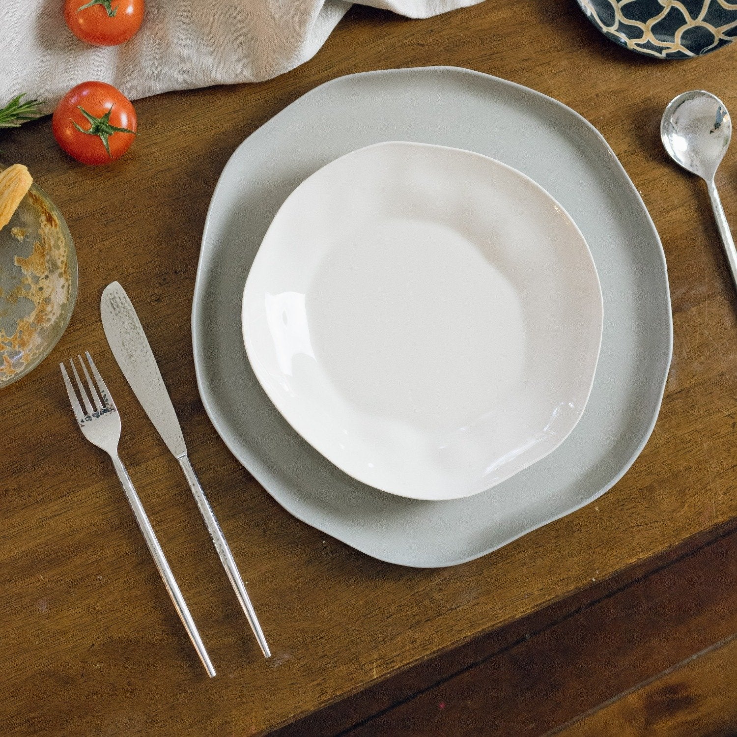 Tam Stoneware Flat Dinner Plate, Sterling, Set of 4